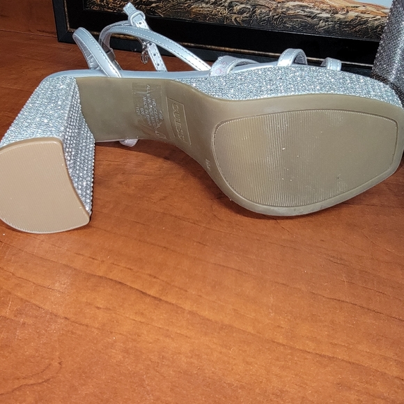 Guess Los Angeles' square heels - Picture 8 of 8